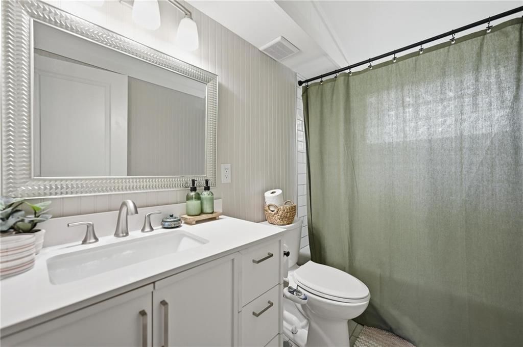 5706 N WOODLAND Avenue — photo 13