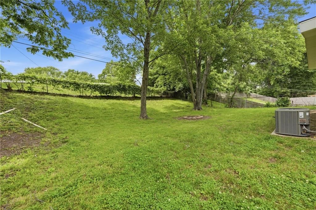 5706 N WOODLAND Avenue — photo 20