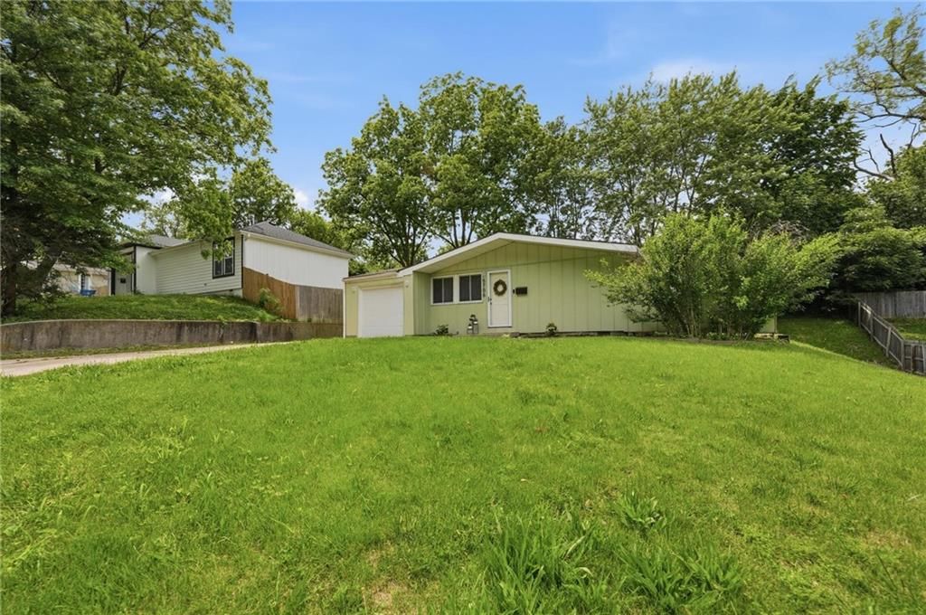 5706 N WOODLAND Avenue — photo 25