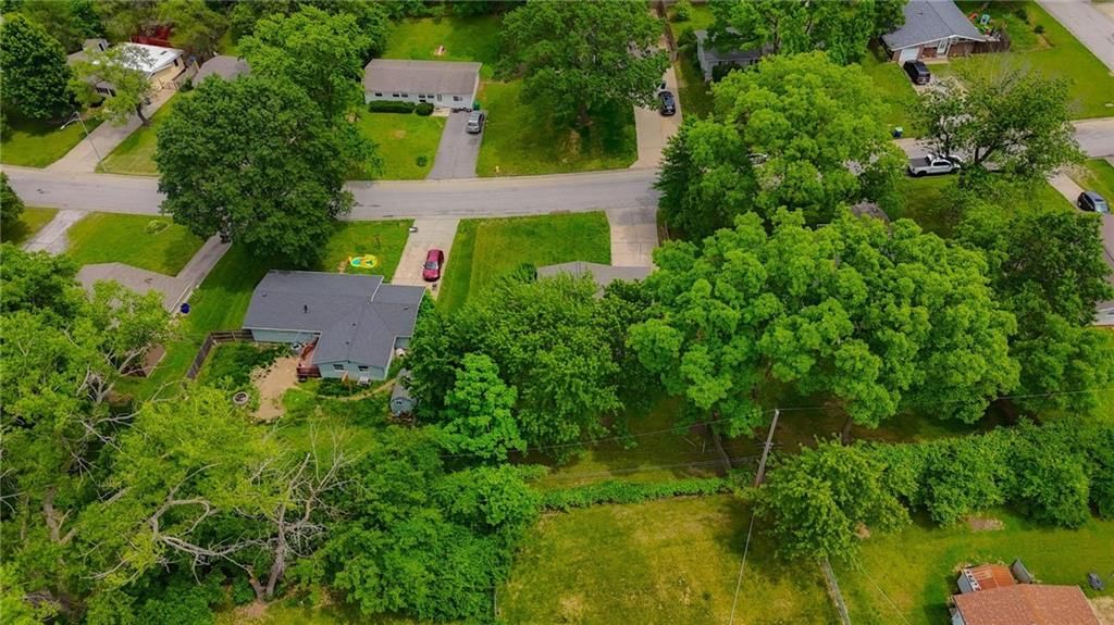 5706 N WOODLAND Avenue — photo 30