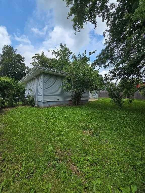 109 E Joy Street — photo 36
