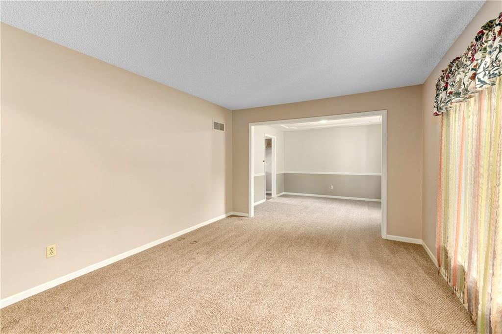 10119 EARNSHAW Street — photo 6