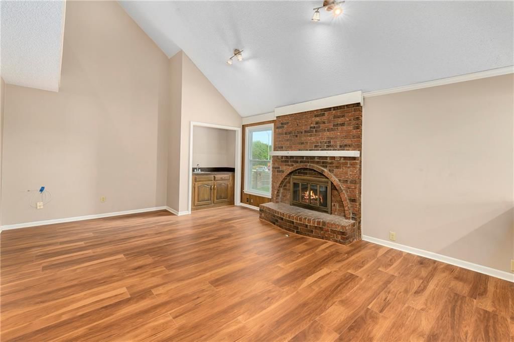 10119 EARNSHAW Street — photo 14