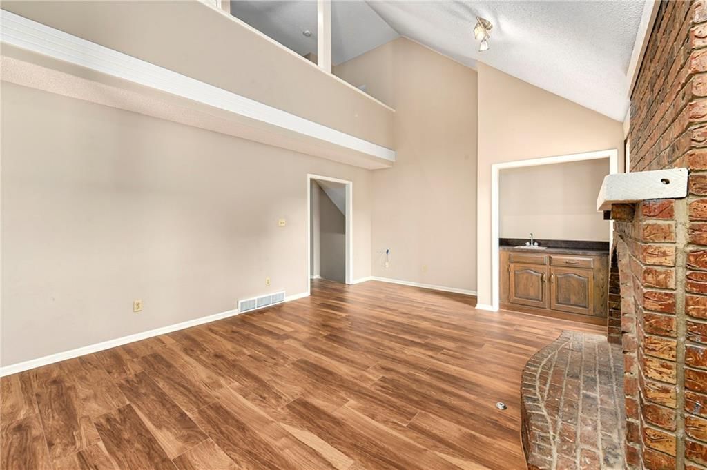 10119 EARNSHAW Street — photo 17