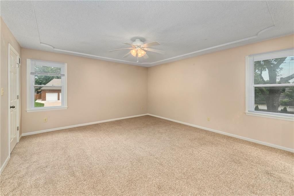 10119 EARNSHAW Street — photo 18