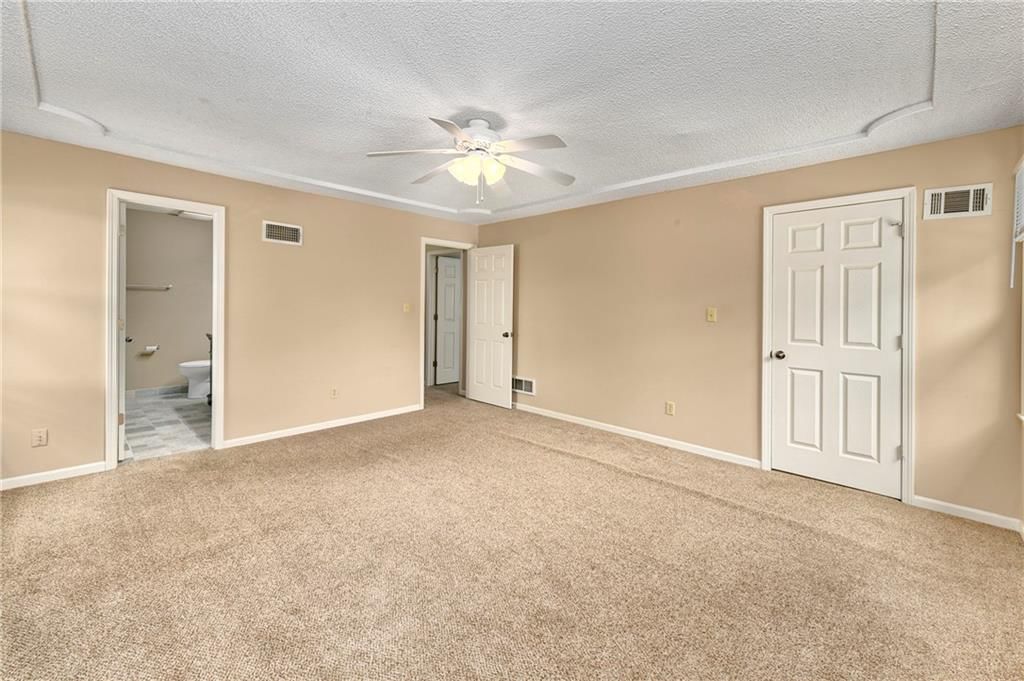 10119 EARNSHAW Street — photo 19
