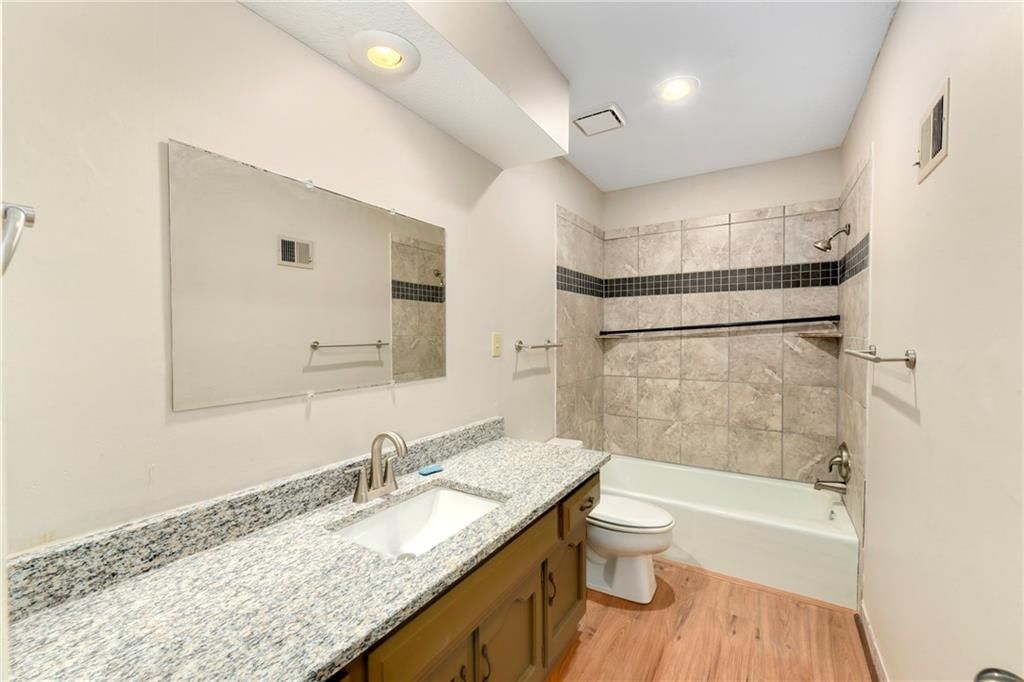 10119 EARNSHAW Street — photo 24