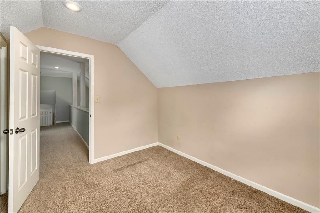 10119 EARNSHAW Street — photo 27