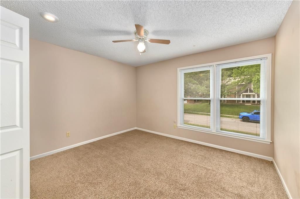 10119 EARNSHAW Street — photo 28