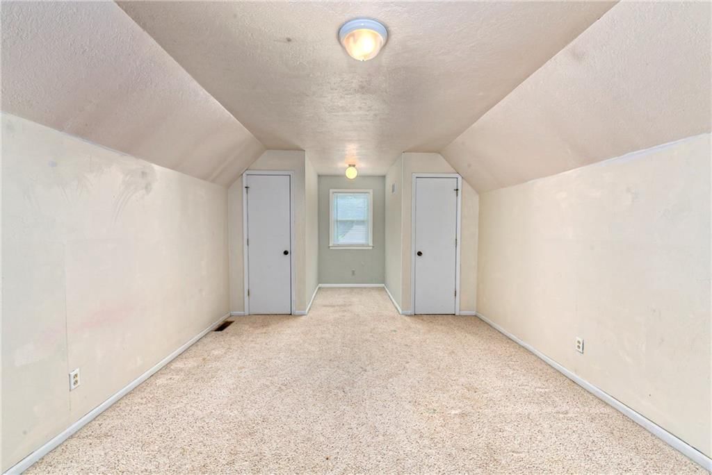 10119 EARNSHAW Street — photo 31