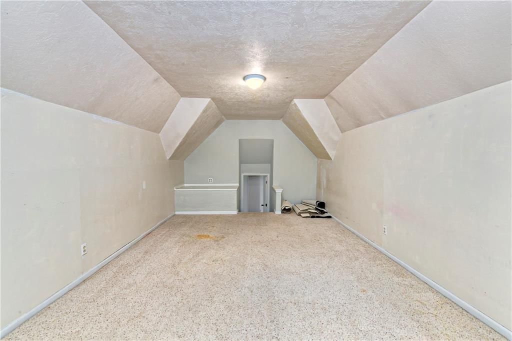 10119 EARNSHAW Street — photo 32