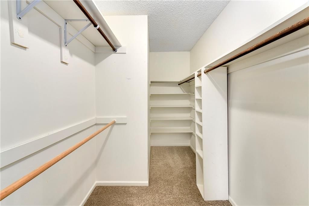 10119 EARNSHAW Street — photo 33