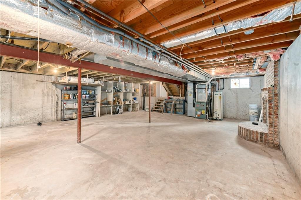 10119 EARNSHAW Street — photo 36
