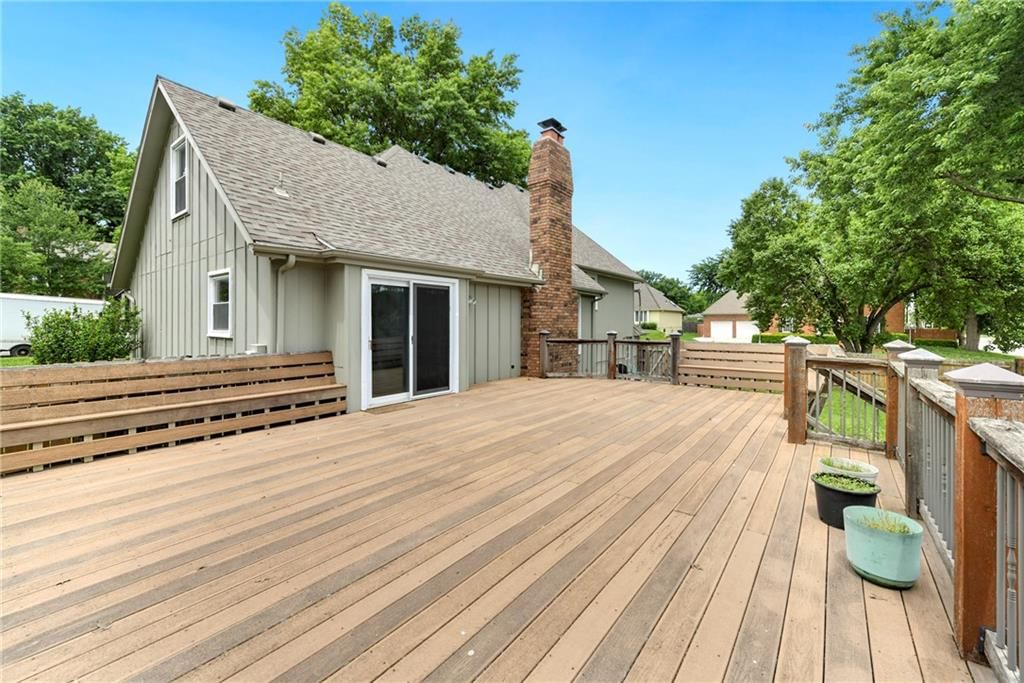 10119 EARNSHAW Street — photo 37