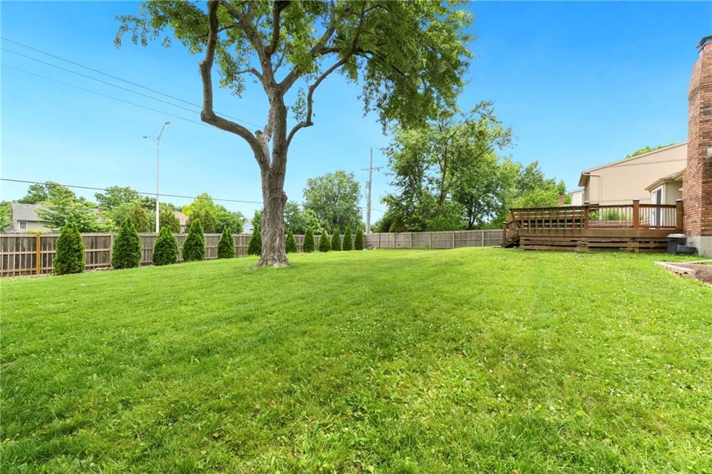 10119 EARNSHAW Street — photo 39