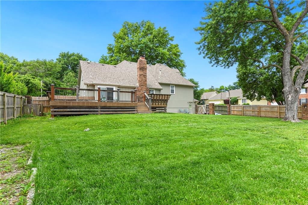 10119 EARNSHAW Street — photo 42