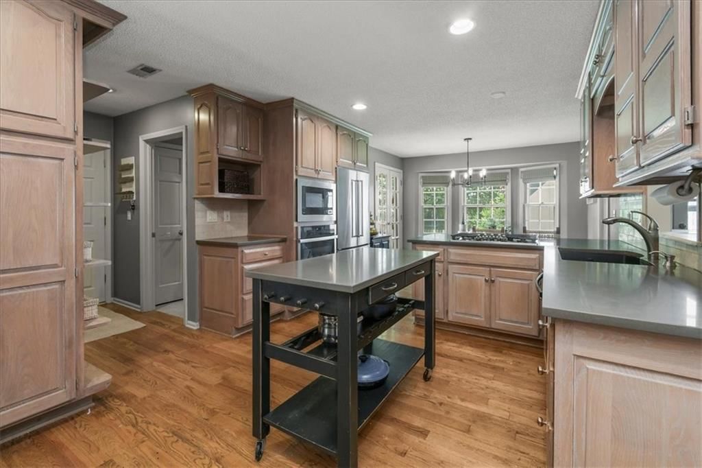 3613 NW Blue Jacket Drive — photo 9