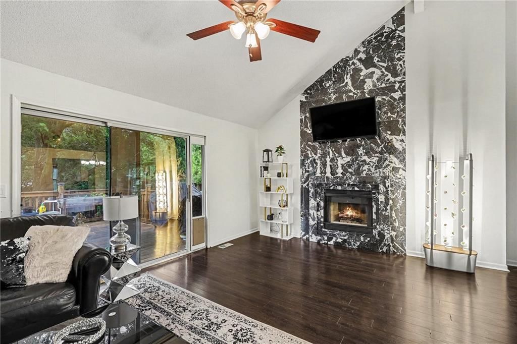 15129 Glenwood Avenue — photo 4