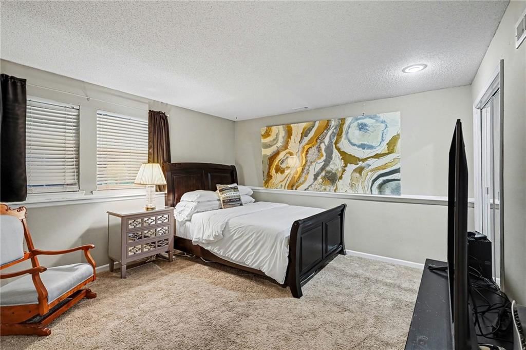 15129 Glenwood Avenue — photo 14