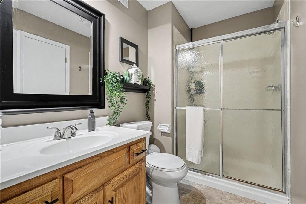 15129 Glenwood Avenue — photo 15