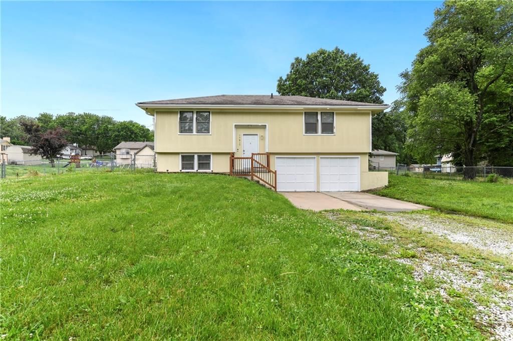 15810 Valentine Street — photo 1