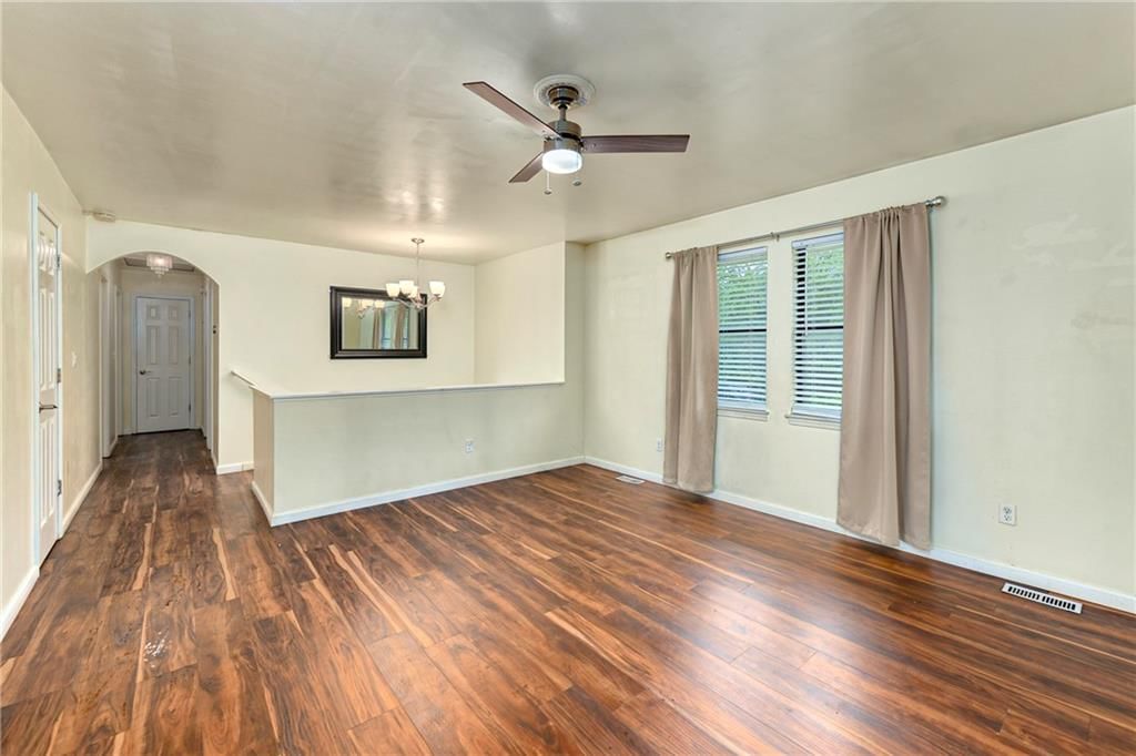 15810 Valentine Street — photo 3
