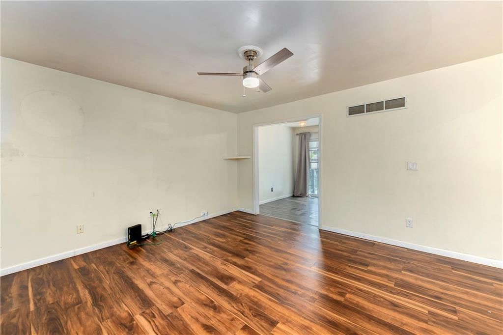 15810 Valentine Street — photo 6