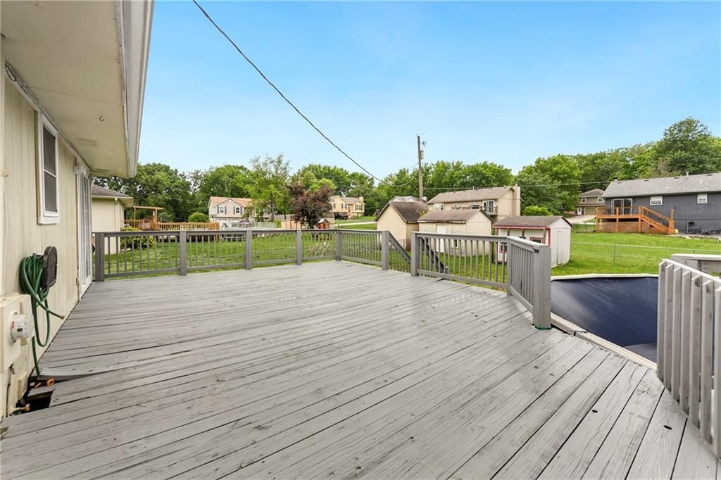 15810 Valentine Street — photo 24