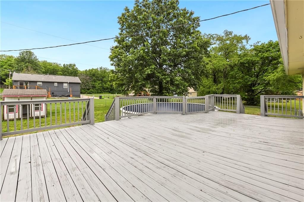 15810 Valentine Street — photo 25