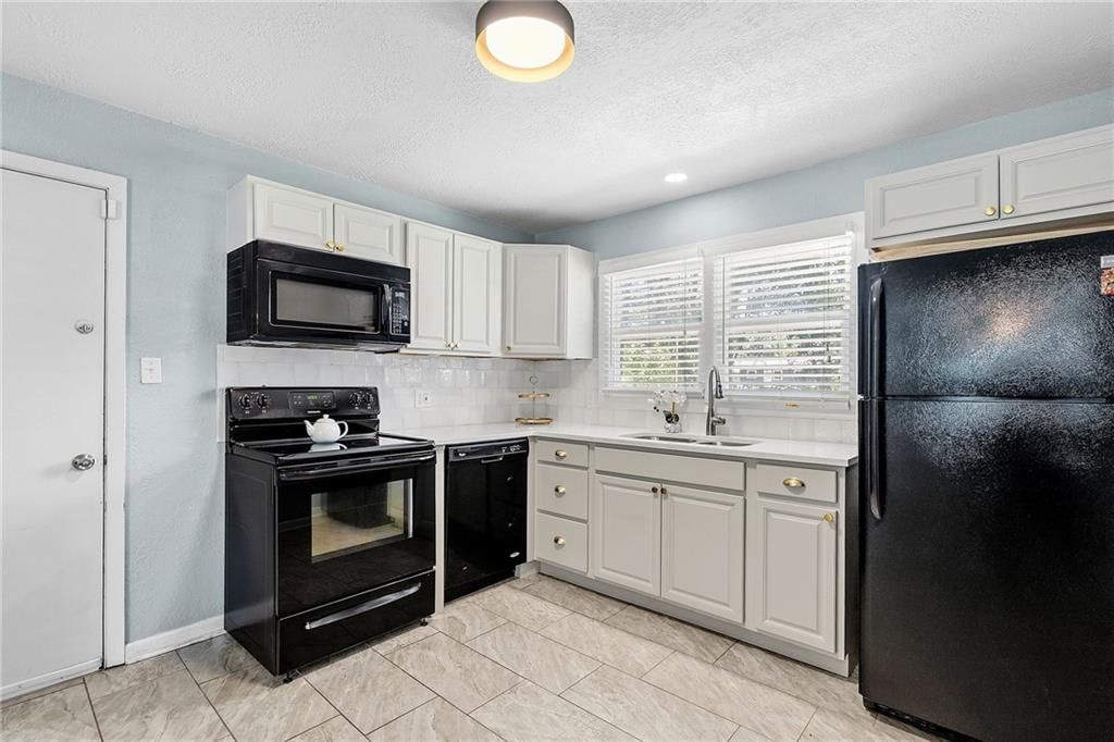 7129 Lowell Avenue — photo 8