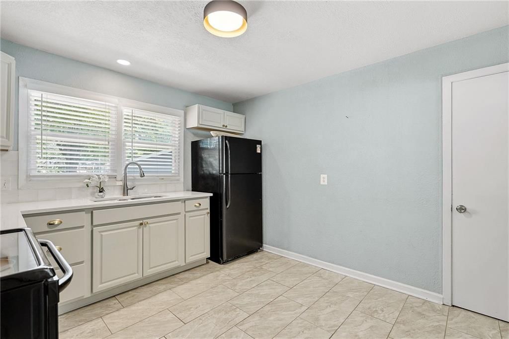 7129 Lowell Avenue — photo 11