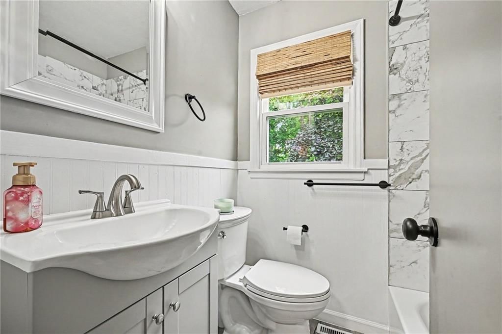 3813 NE 50th Street — photo 12