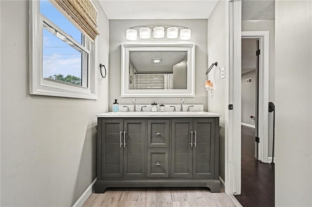 3813 NE 50th Street — photo 20