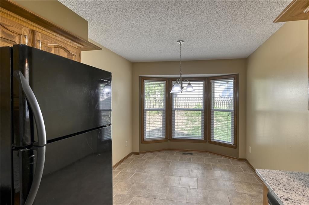 749 SE CLAREMONT Street — photo 4