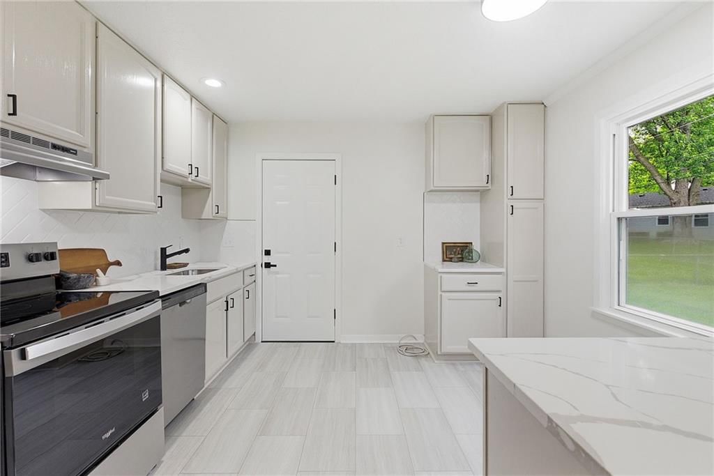 5800 W 75th Street — photo 8