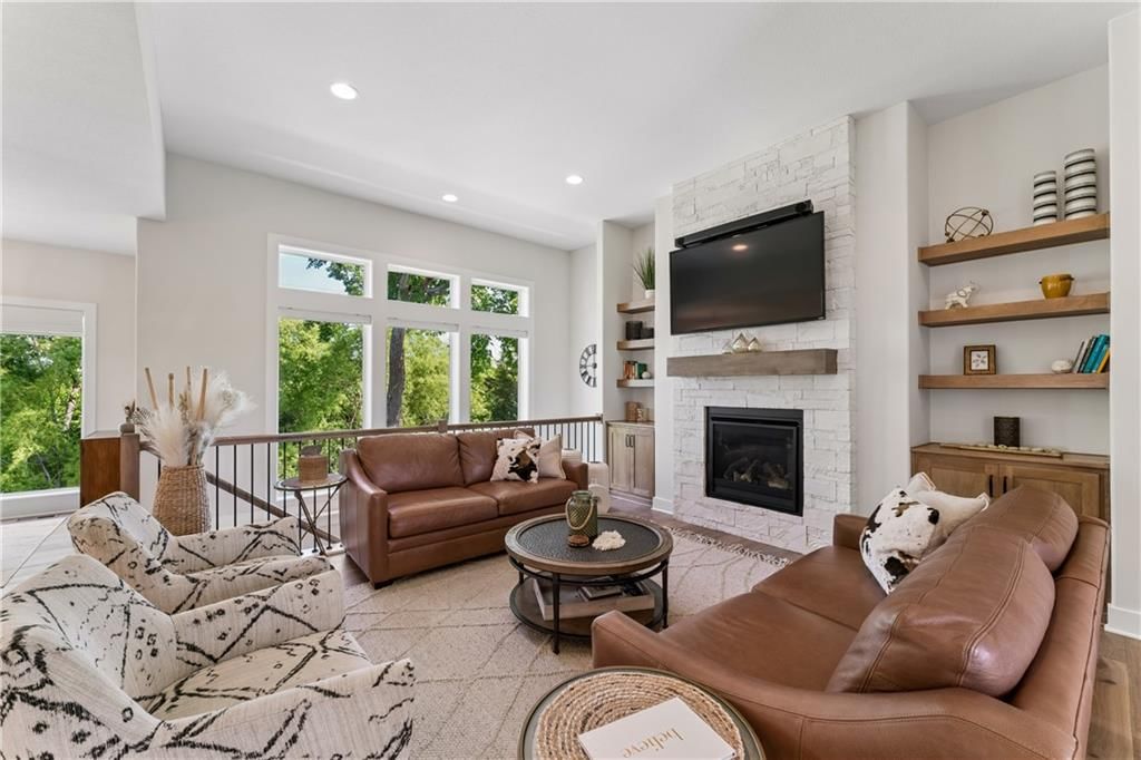 1008 Churchill Circle — photo 5