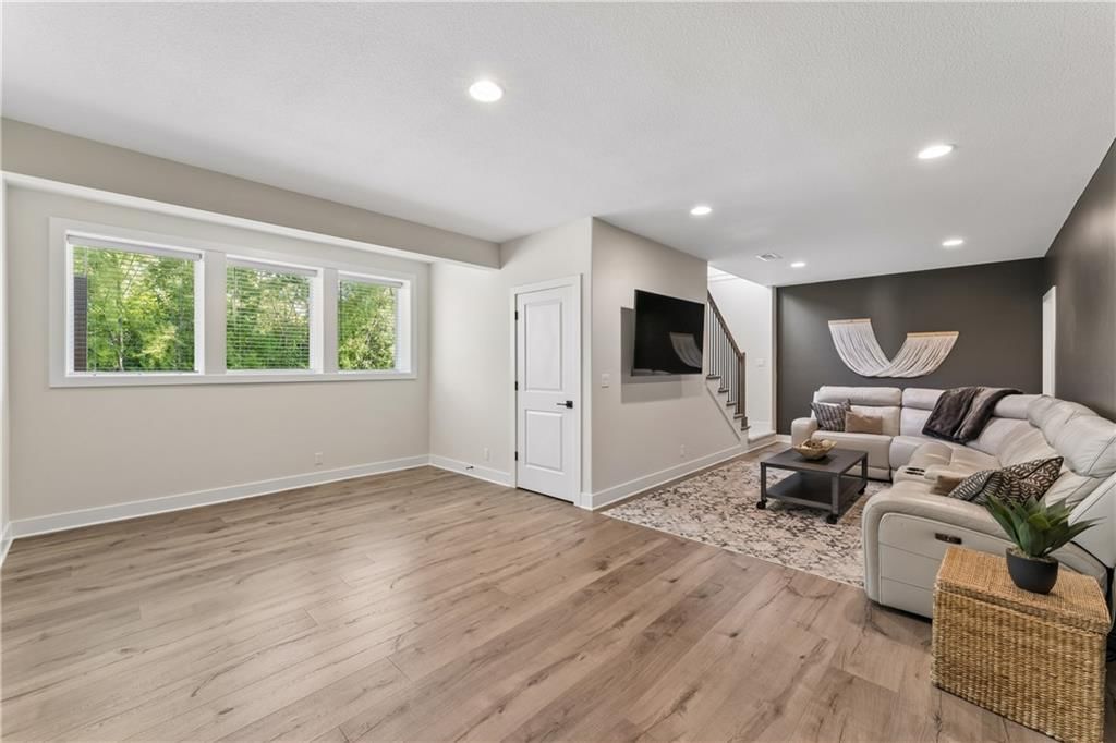 1008 Churchill Circle — photo 35