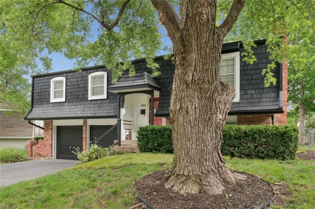 604 S Montclaire Drive — photo 3