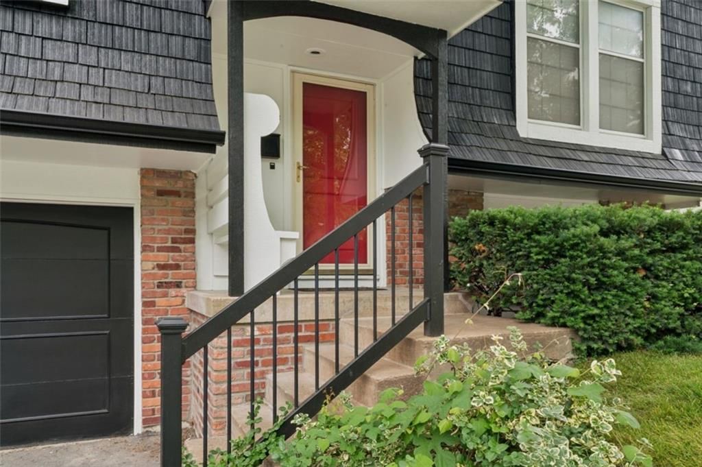 604 S Montclaire Drive — photo 4