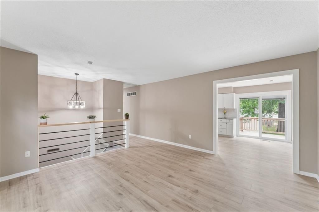 604 S Montclaire Drive — photo 9