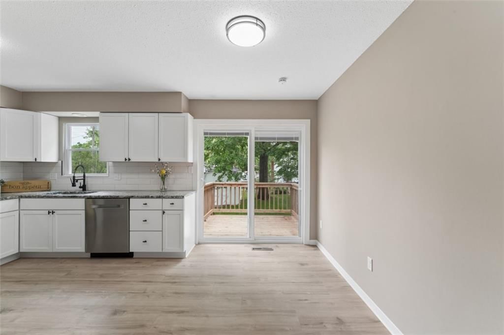 604 S Montclaire Drive — photo 18