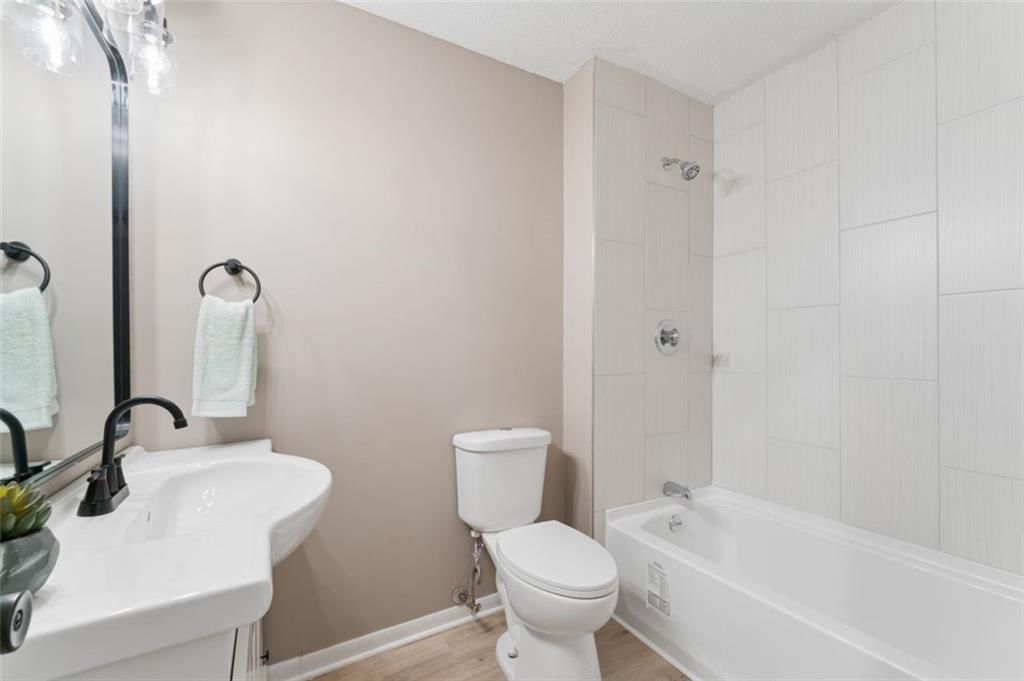 604 S Montclaire Drive — photo 27