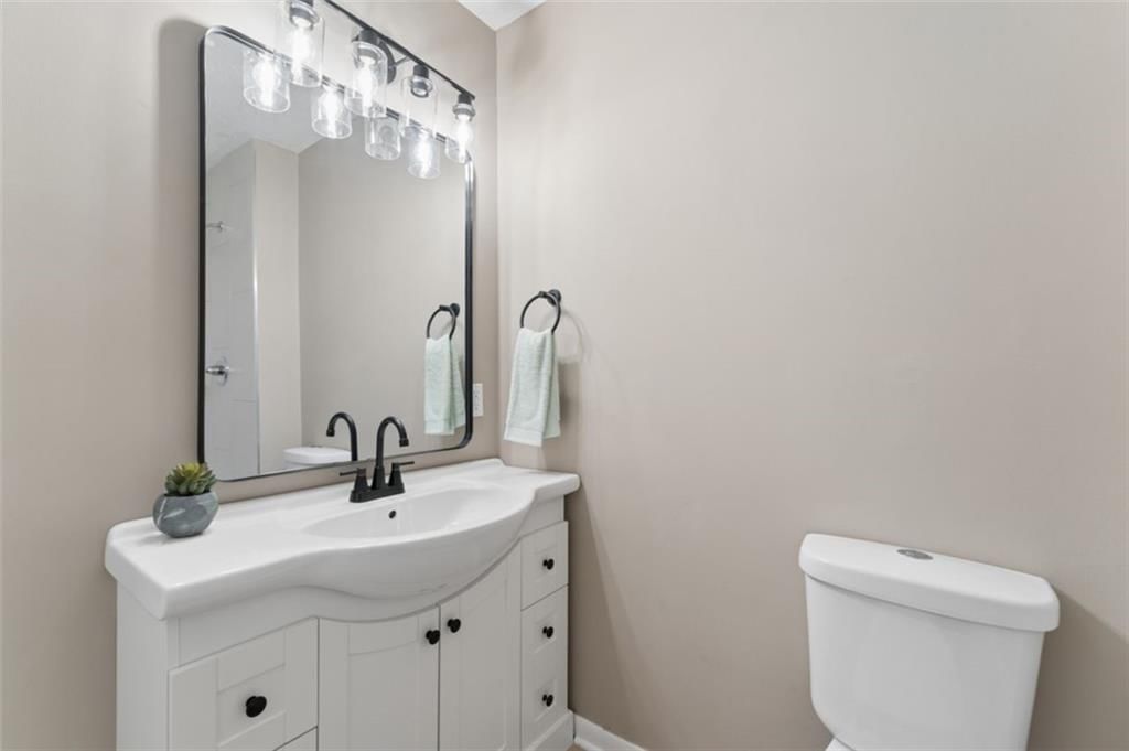 604 S Montclaire Drive — photo 28