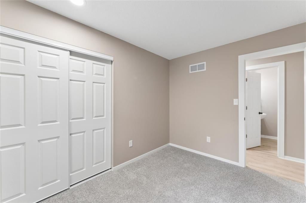 604 S Montclaire Drive — photo 31