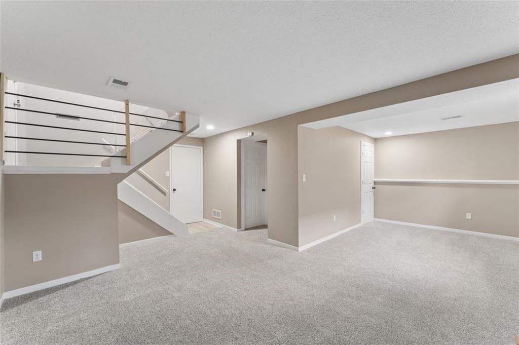 604 S Montclaire Drive — photo 35