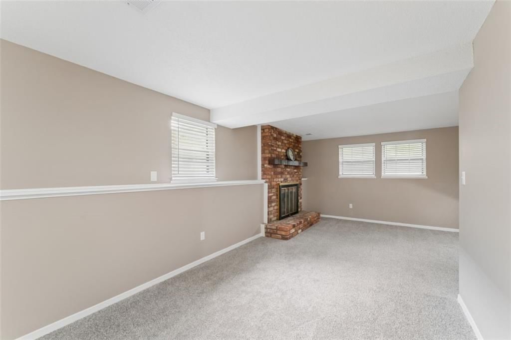 604 S Montclaire Drive — photo 37