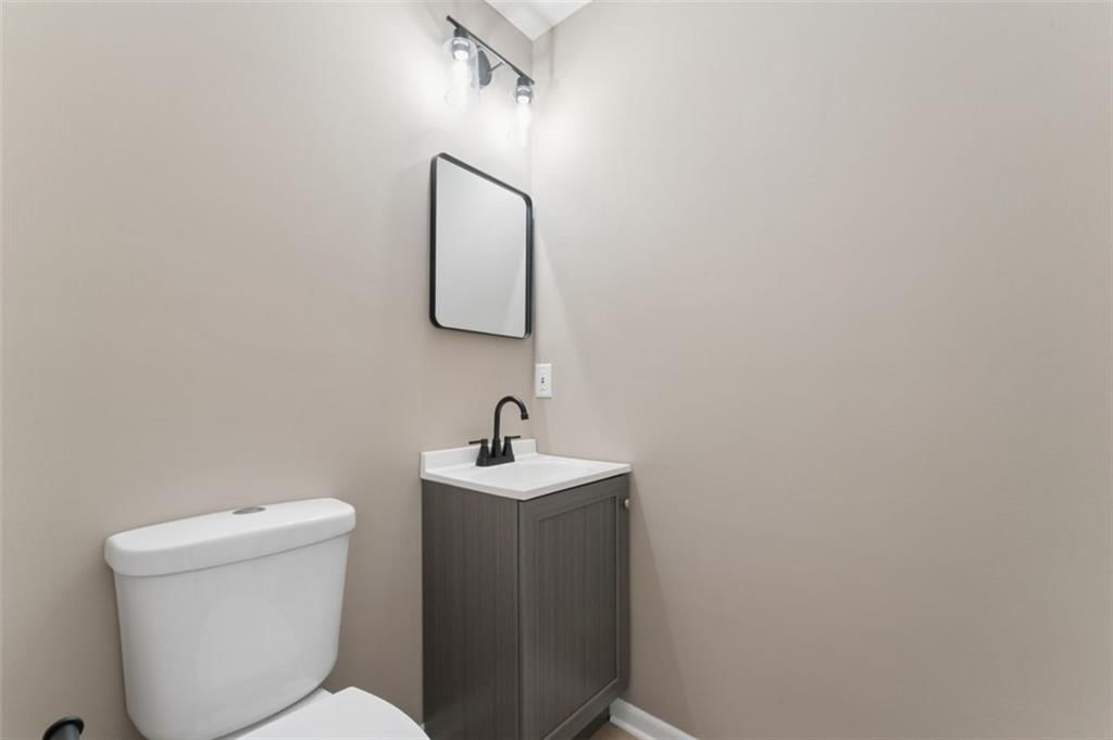 604 S Montclaire Drive — photo 38