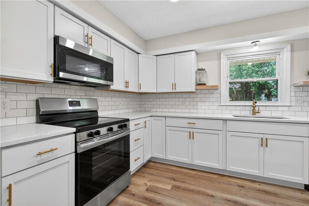 218 Oak Hill Street — photo 16