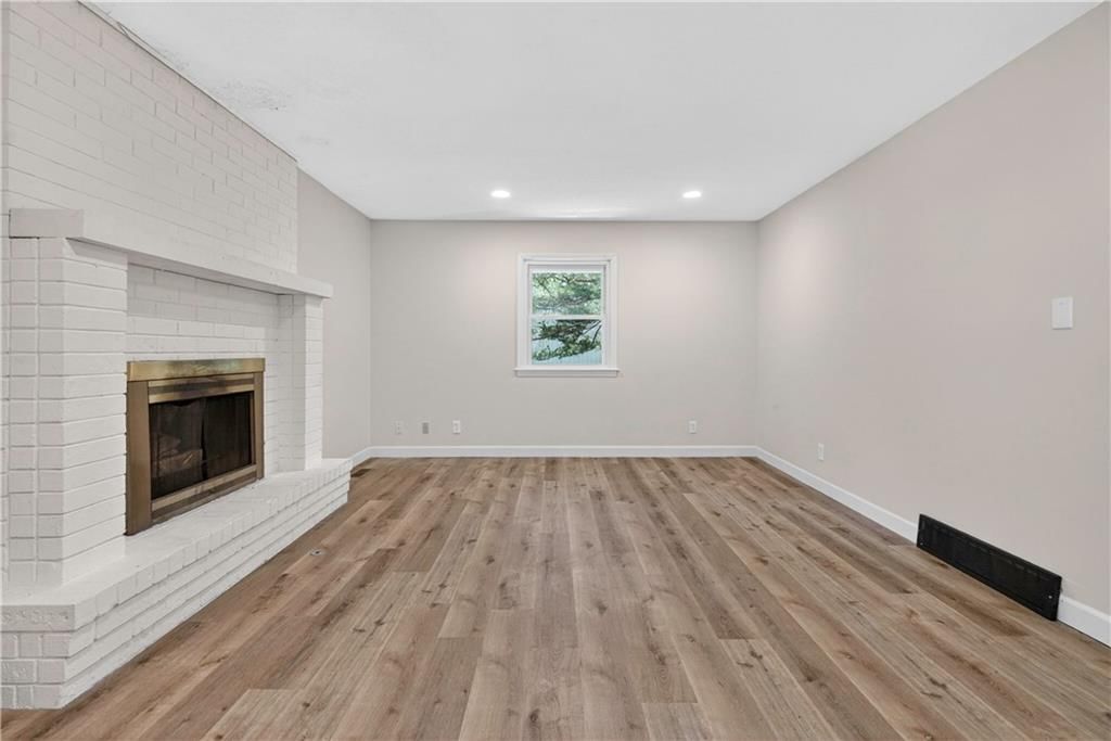 218 Oak Hill Street — photo 20