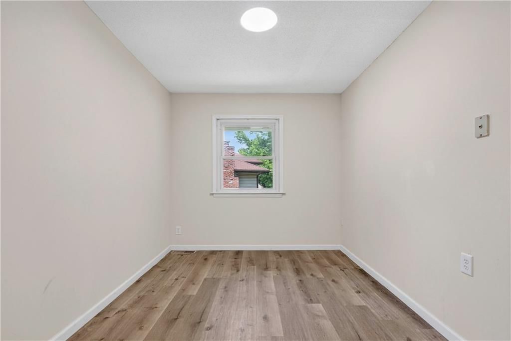 218 Oak Hill Street — photo 32